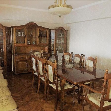 Chung cư 100 m² 3 phòng ngủ, 1 phòng tắm riêng ở Quận Shaykhontohur Tashkent Ngoại thất bức ảnh