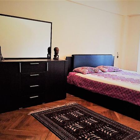 Chung cư 100 m² 3 phòng ngủ, 1 phòng tắm riêng ở Quận Shaykhontohur Tashkent Ngoại thất bức ảnh