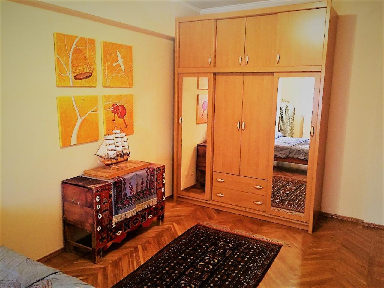 Chung cư 100 m² 3 phòng ngủ, 1 phòng tắm riêng ở Quận Shaykhontohur Tashkent Ngoại thất bức ảnh